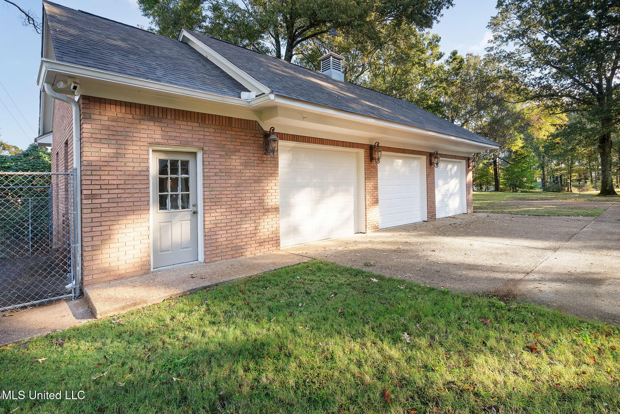 791 Hickory Ridge Drive Hernando, MS 38632 - Photo 34 of 48 Detached Garage