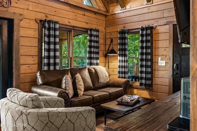 $1,089,900 | 1606 Dove Wing Way, Sevierville, TN 37862