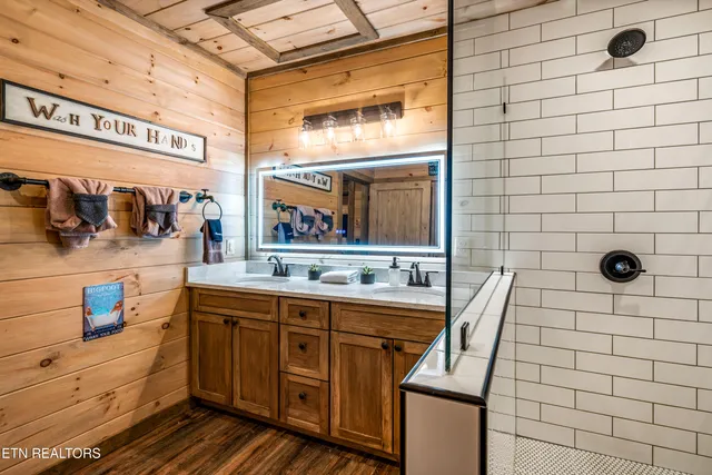 $1,089,900 | 1606 Dove Wing Way, Sevierville, TN 37862