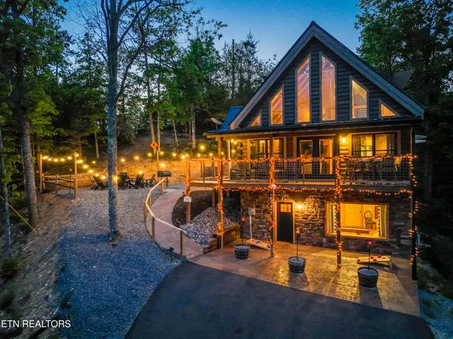 $1,089,900 | 1606 Dove Wing Way, Sevierville, TN 37862