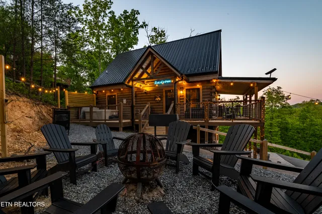 $1,089,900 | 1606 Dove Wing Way, Sevierville, TN 37862