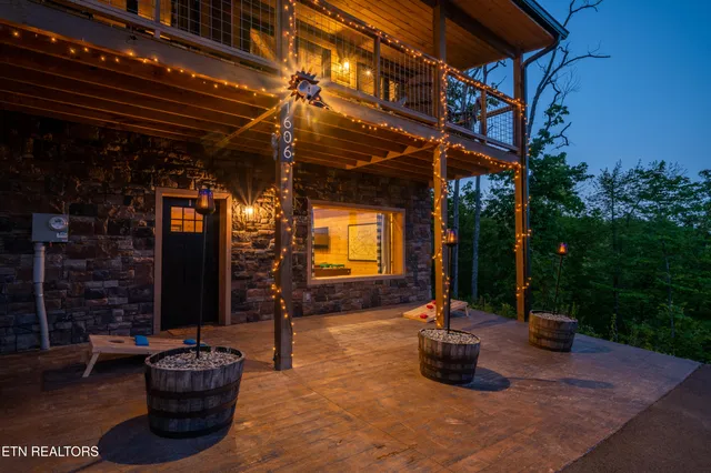 $1,089,900 | 1606 Dove Wing Way, Sevierville, TN 37862