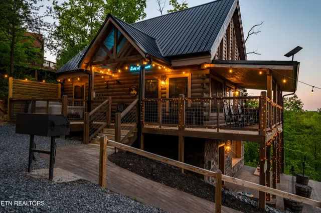 $1,089,900 | 1606 Dove Wing Way, Sevierville, TN 37862