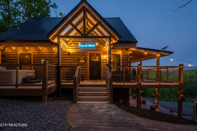 $1,089,900 | 1606 Dove Wing Way, Sevierville, TN 37862