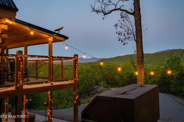 $1,089,900 | 1606 Dove Wing Way, Sevierville, TN 37862