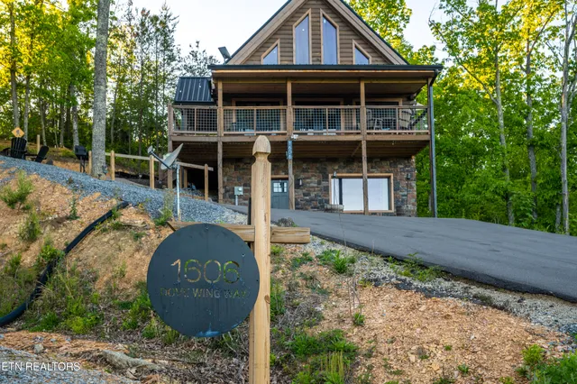 $1,089,900 | 1606 Dove Wing Way, Sevierville, TN 37862