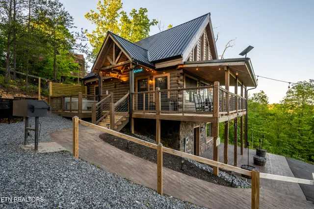 $1,089,900 | 1606 Dove Wing Way, Sevierville, TN 37862