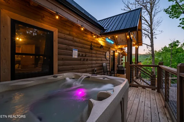 $1,089,900 | 1606 Dove Wing Way, Sevierville, TN 37862