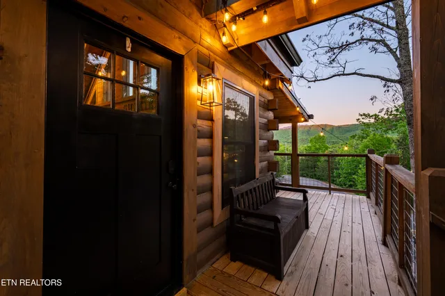 $1,089,900 | 1606 Dove Wing Way, Sevierville, TN 37862