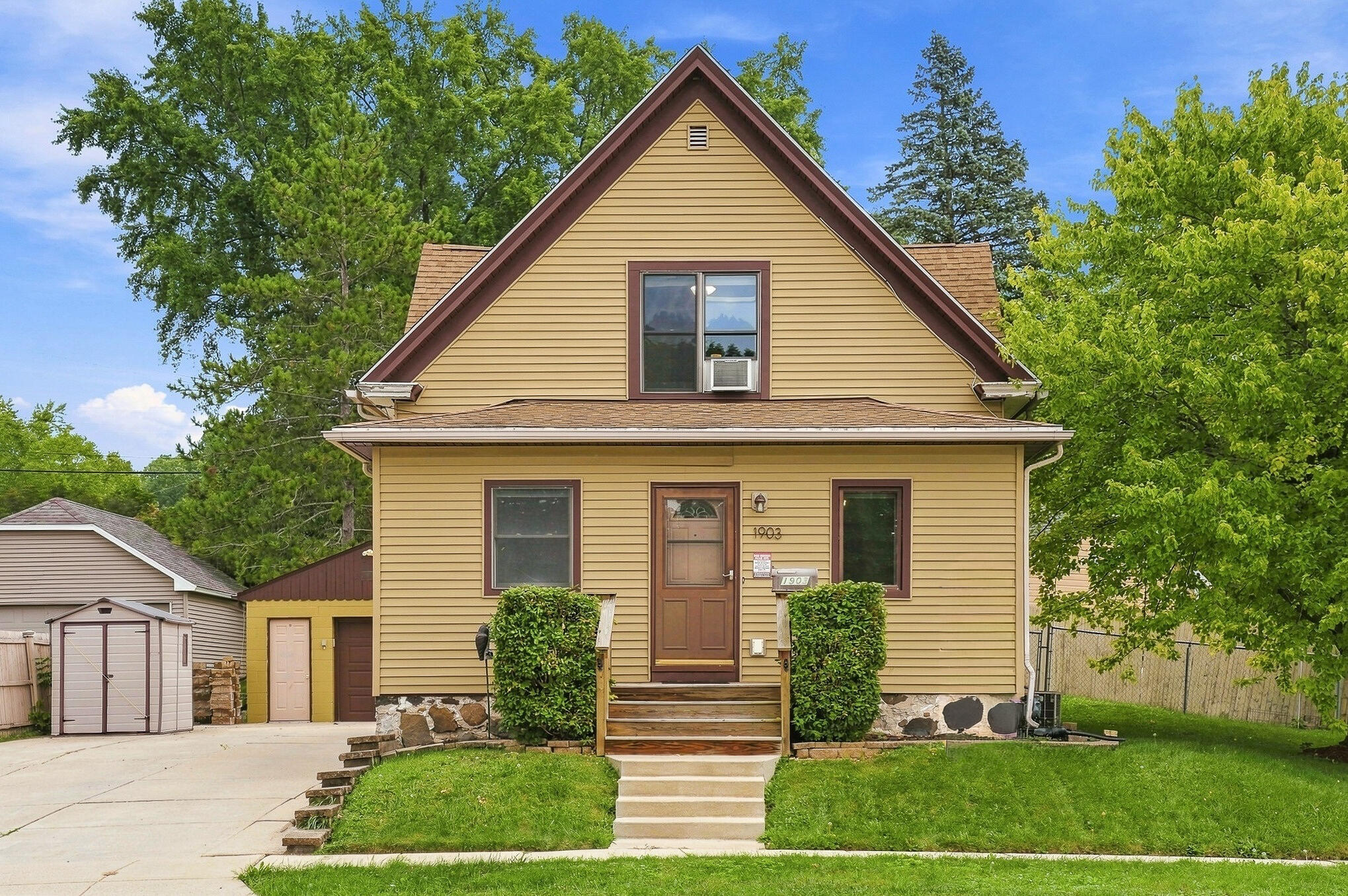 1903 Salisbury Road West Bend, WI 53090 - Photo 1 of 40 40_Front_Exterior_View_5