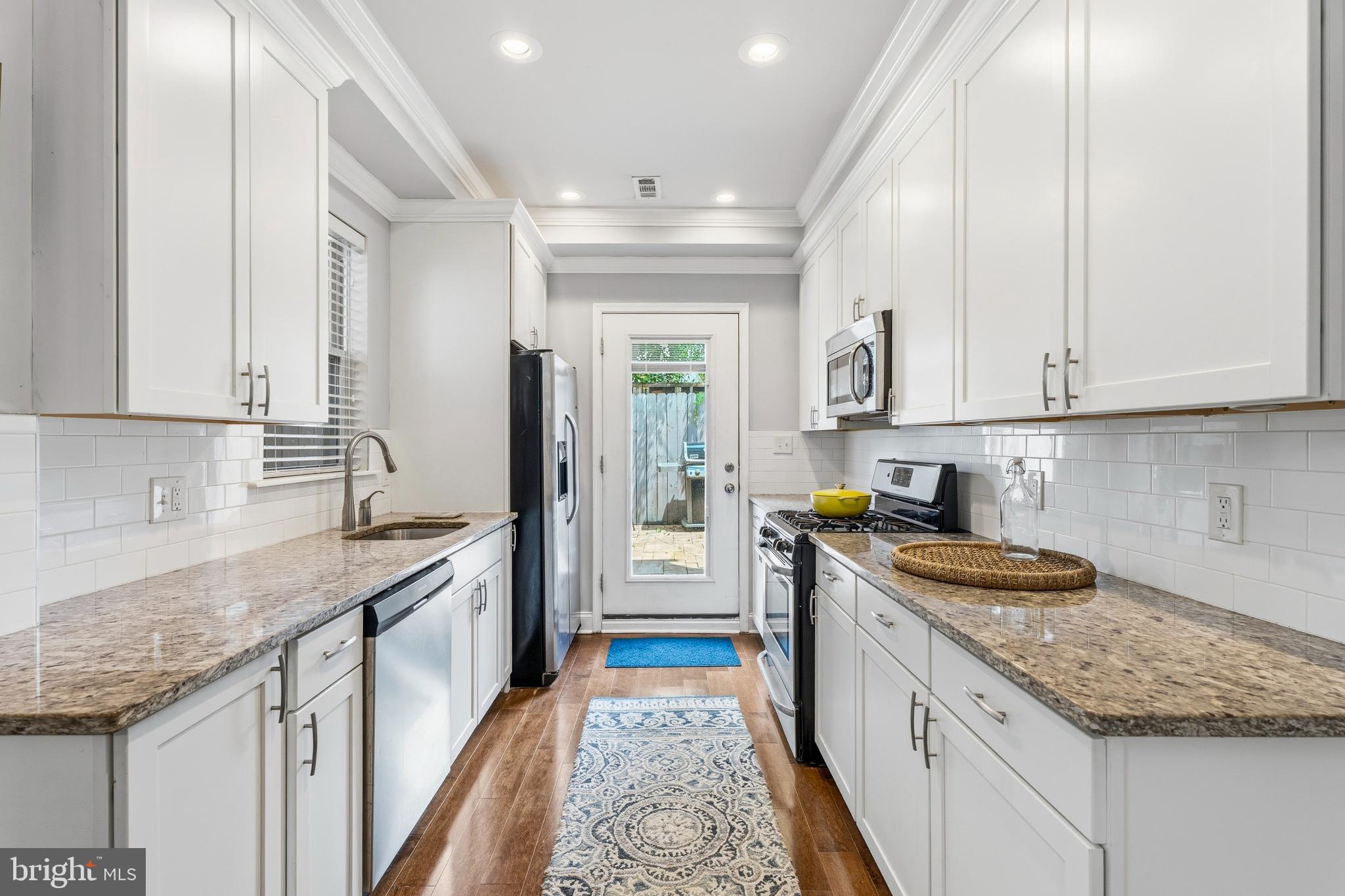 721 South Port Street Baltimore, MD 21224 - Photo 9 of 28
