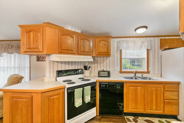 $249,999 | 38 Rosemary Street, Salem, NH 03079