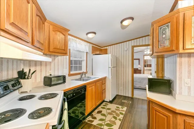 $249,999 | 38 Rosemary Street, Salem, NH 03079