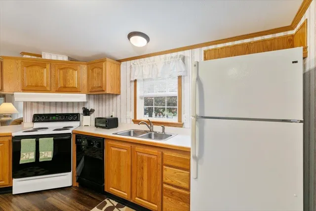 $249,999 | 38 Rosemary Street, Salem, NH 03079