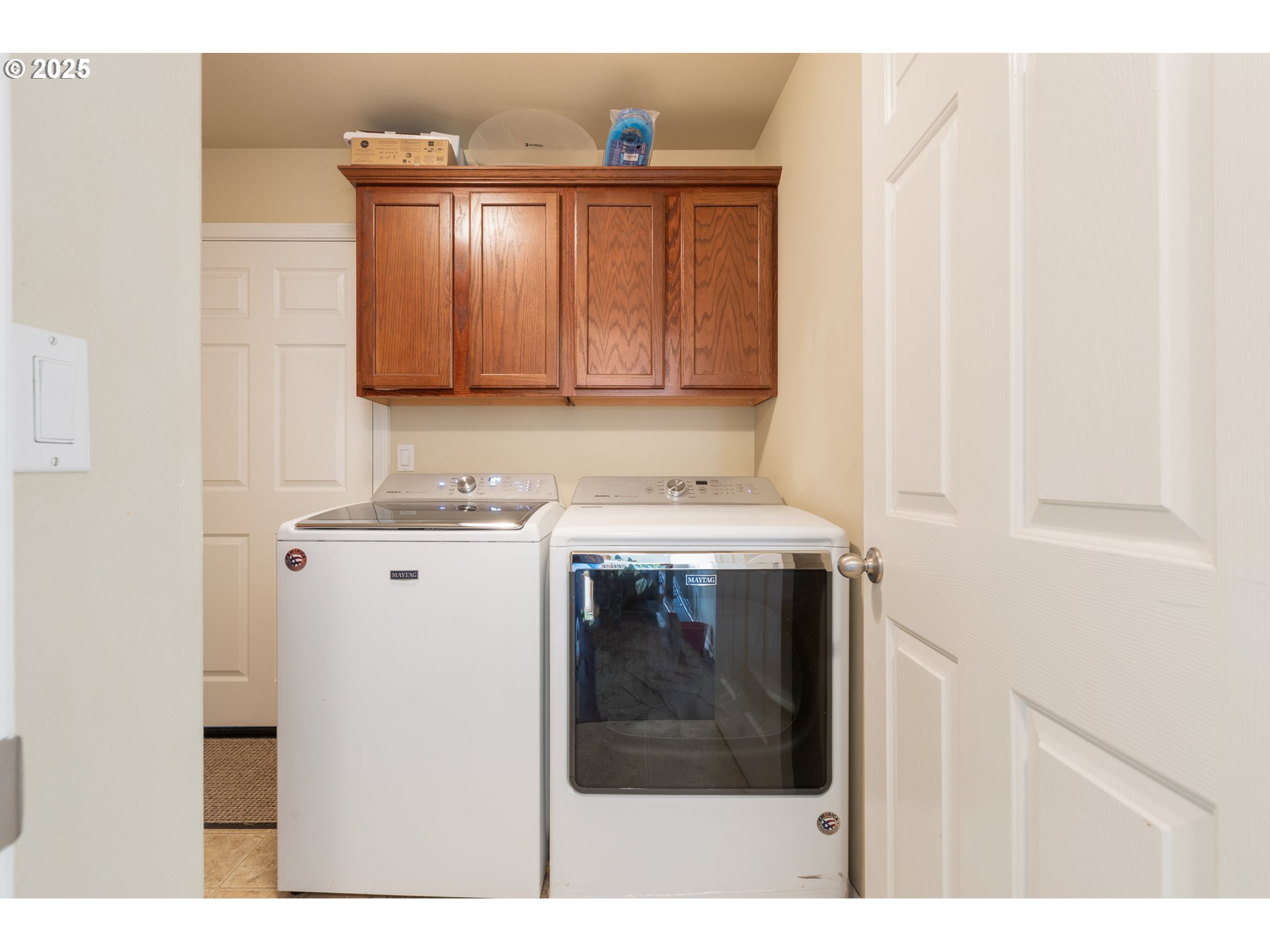 335 Gentry Loop Myrtle Creek, OR 97457 - Photo 33 of 41 a utility room with dryer and washer