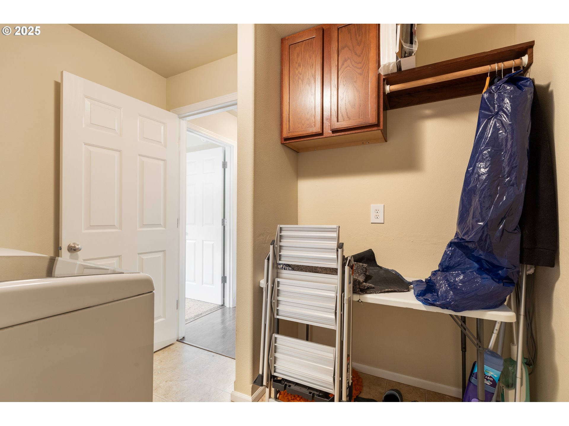 335 Gentry Loop Myrtle Creek, OR 97457 - Photo 34 of 41 a kitchen with a refrigerator and a sink