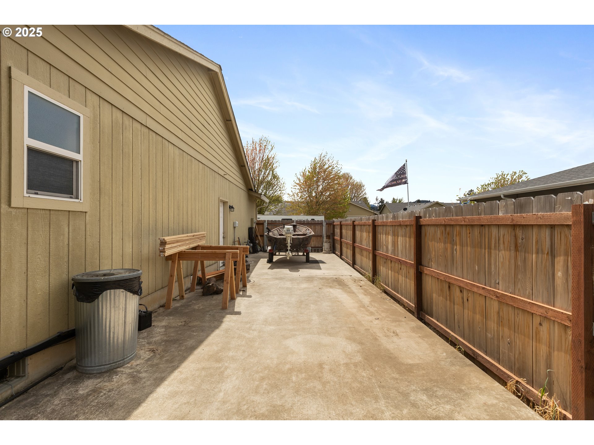 335 Gentry Loop Myrtle Creek, OR 97457 - Photo 41 of 41 a view of a terrace with chairs