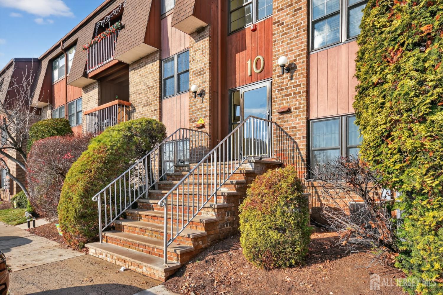 111 Keystone Court, Unit A Woodbridge, NJ 07095 - Photo 1 of 30