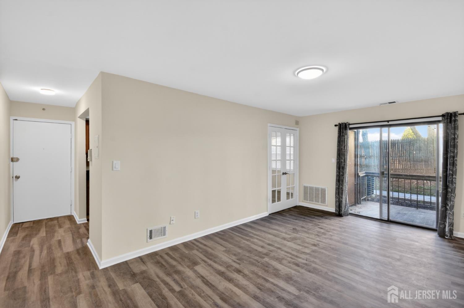 111 Keystone Court, Unit A Woodbridge, NJ 07095 - Photo 15 of 30