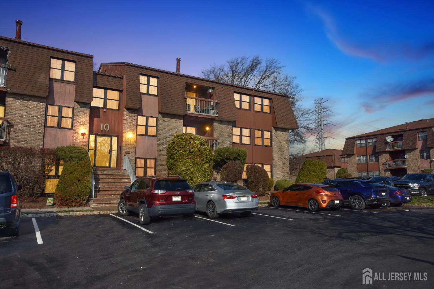 111 Keystone Court, Unit A Woodbridge, NJ 07095 - Photo 4 of 30