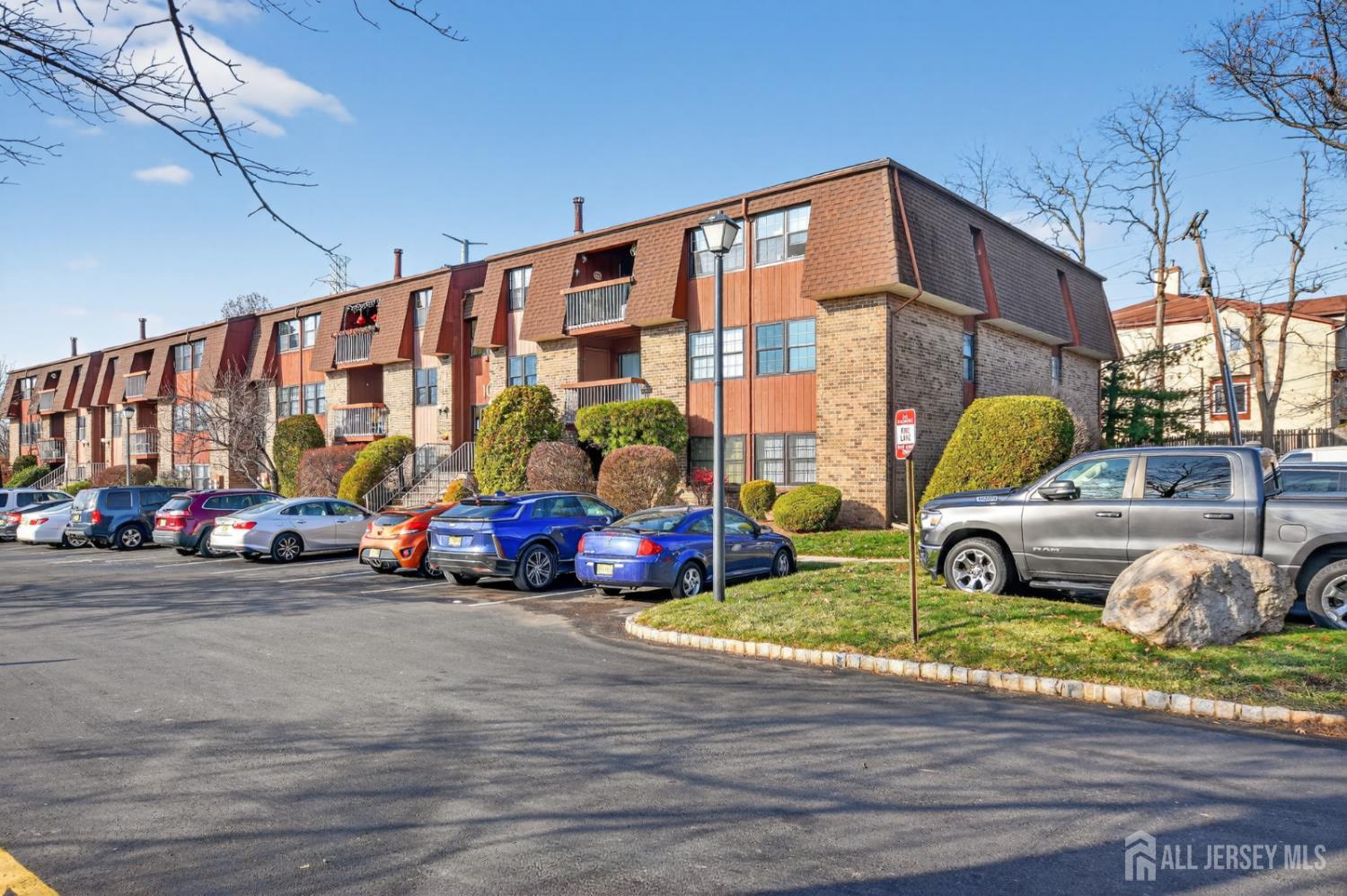 111 Keystone Court, Unit A Woodbridge, NJ 07095 - Photo 8 of 30