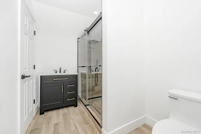 $689,000 | 24 Calvert Avenue, West Babylon, NY 11704