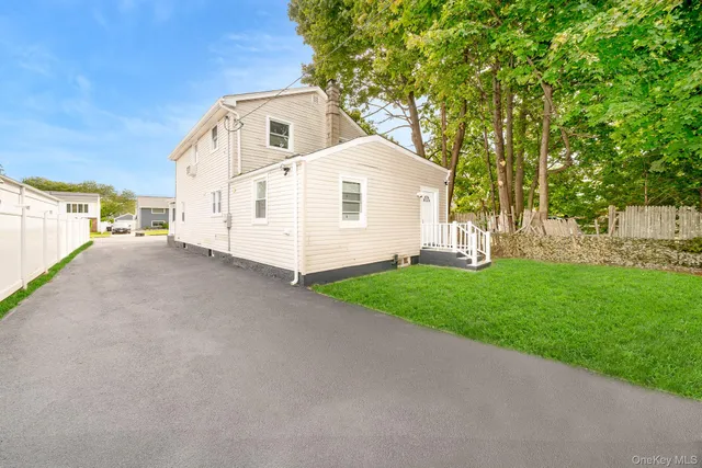 $689,000 | 24 Calvert Avenue, West Babylon, NY 11704