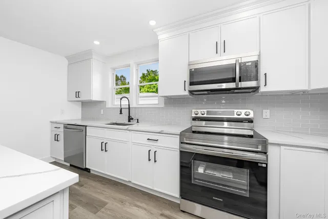 $689,000 | 24 Calvert Avenue, West Babylon, NY 11704