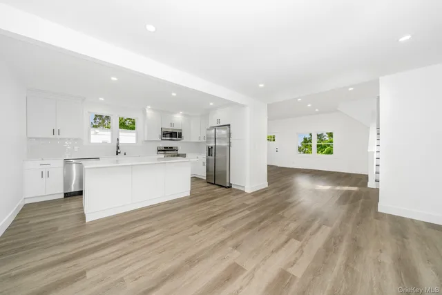 $689,000 | 24 Calvert Avenue, West Babylon, NY 11704