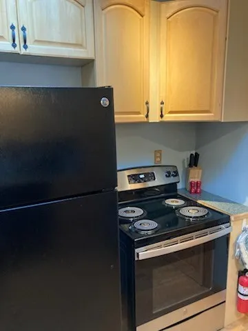 $2,000 | 114 Coldbrook Road, Little Compton, RI 02837