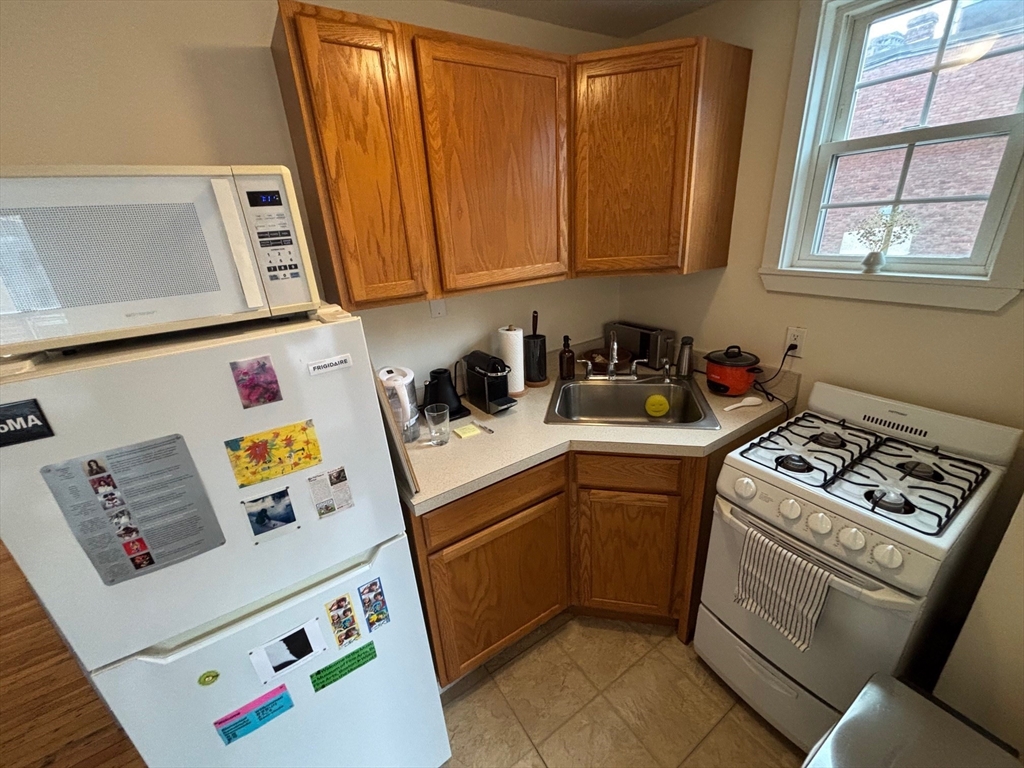 41 South Russell Street, Unit 4 Boston, MA 02114 - Photo 5 of 13