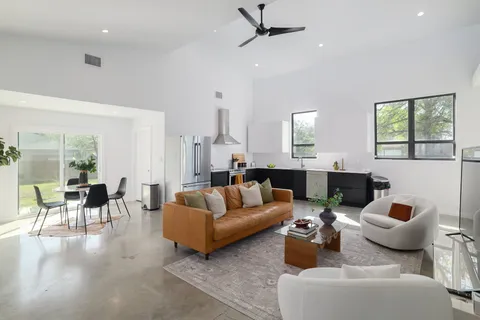 $299,000 | 1310 Green Street, Lockhart, TX 78644