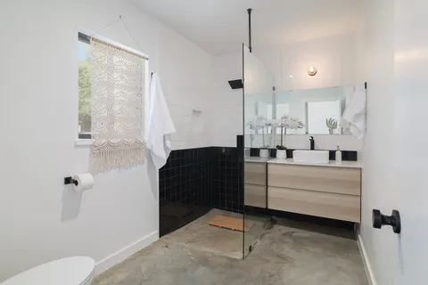 $299,000 | 1310 Green Street, Lockhart, TX 78644