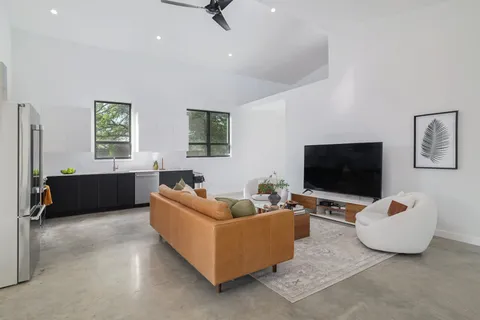 $299,000 | 1310 Green Street, Lockhart, TX 78644