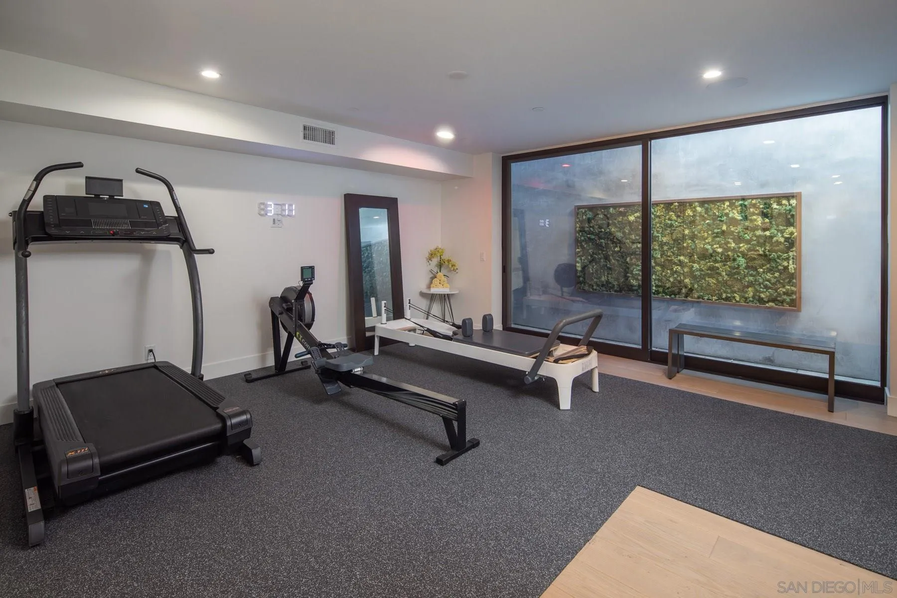 307 La Mesa Avenue Encinitas, CA 92024 - Photo 22 of 33 a room with gym equipment