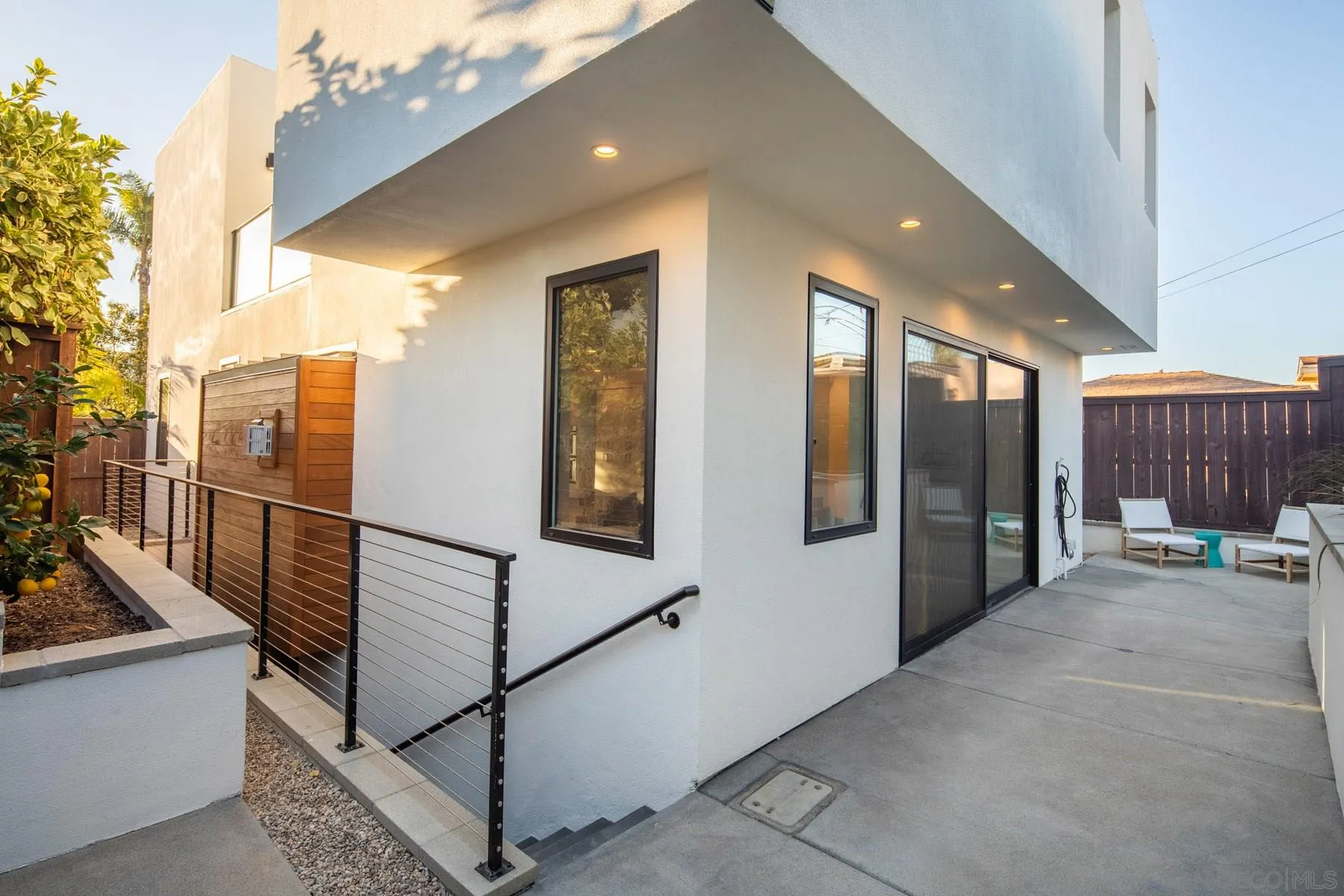 307 La Mesa Avenue Encinitas, CA 92024 - Photo 28 of 33 a view of a porch with seating space