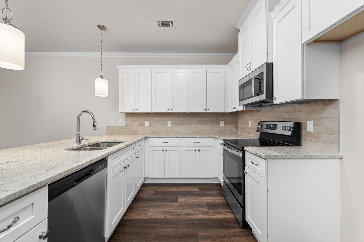 4121 Adelaide Loop Aiken, SC 29803 - Photo 5 of 16 Kitchen