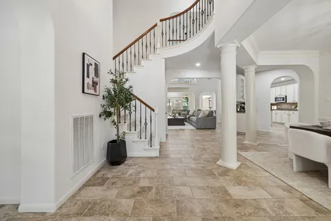 $949,000 | 23 Broadweather Place, The Woodlands, TX 77382