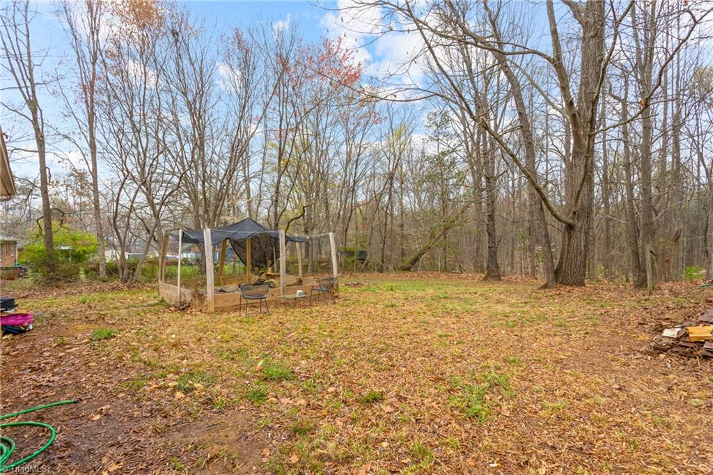 4306 Edgemore Road Greensboro, NC 27455 - Photo 25 of 26 Gallery Image 25