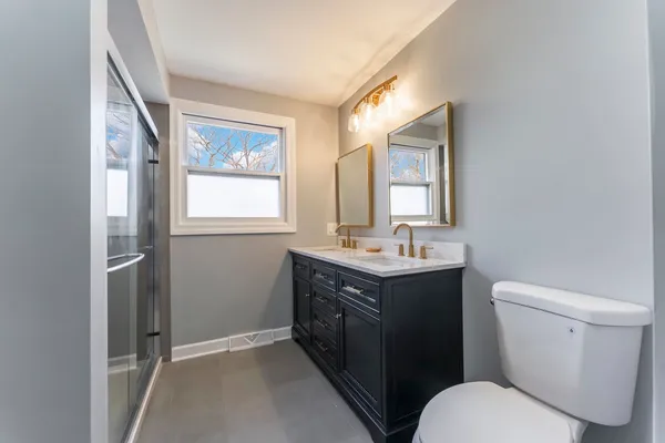 $414,995 | 2205 Country Knoll Lane, Elgin, IL 60123