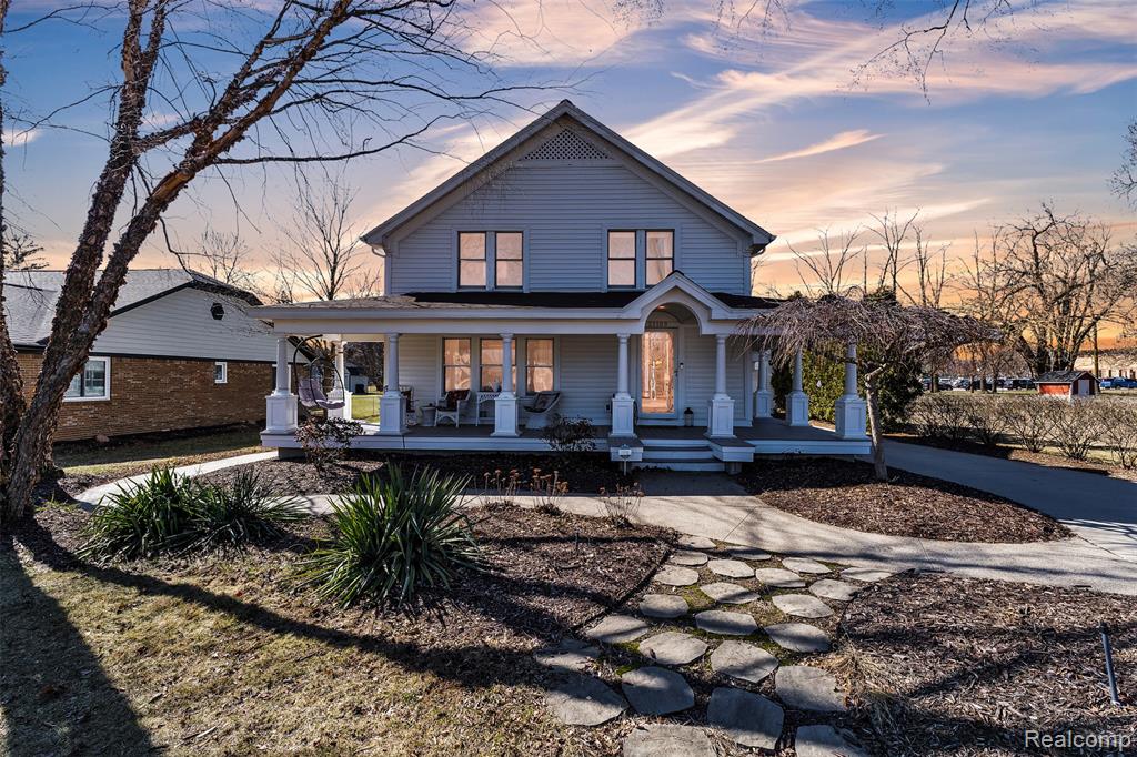 21109 Gill Road Farmington, MI 48335 - Photo 1 of 57