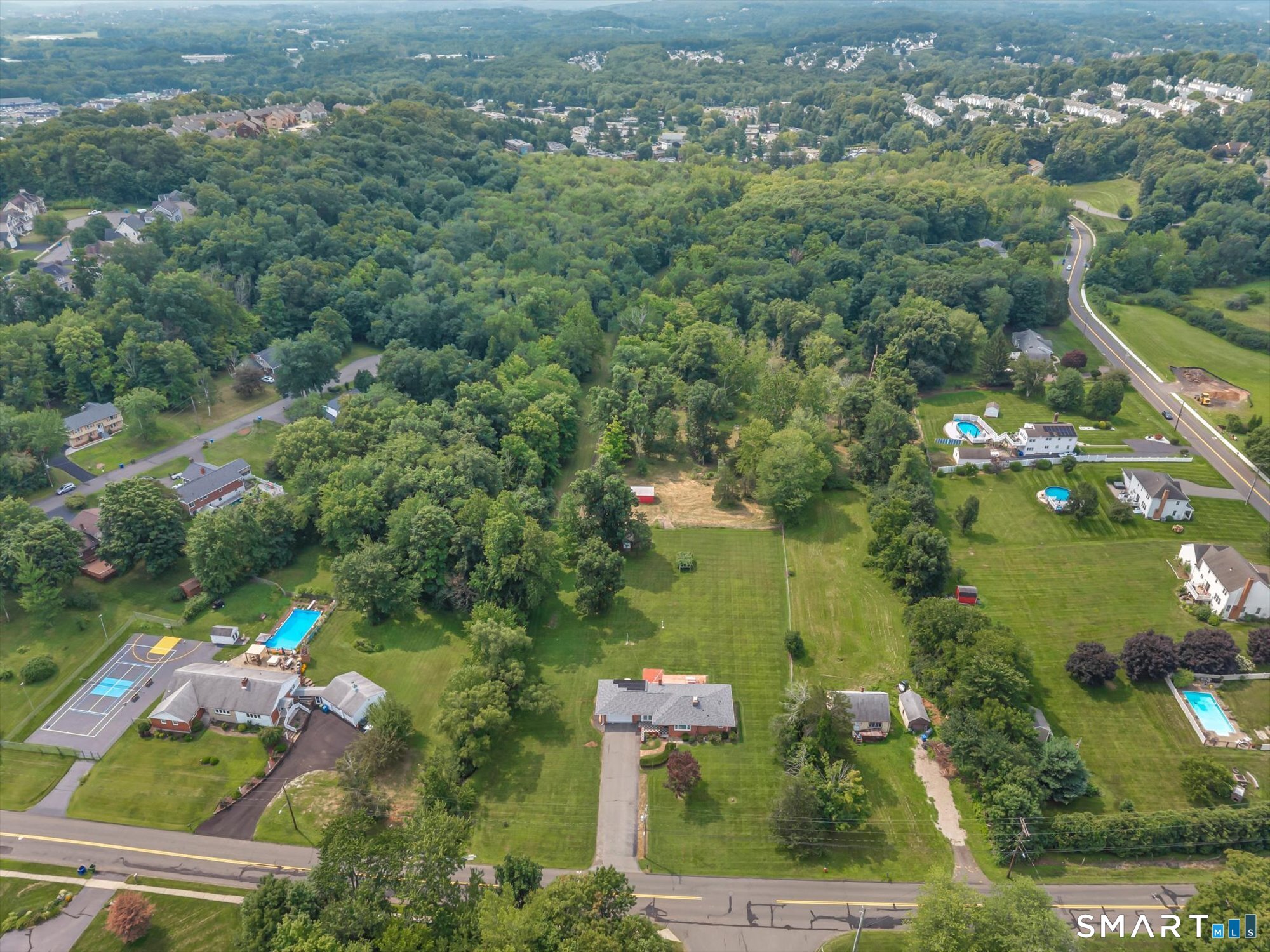 157 Evergreen Road Cromwell, CT 06416 - Photo 2 of 40 Gallery Image 2