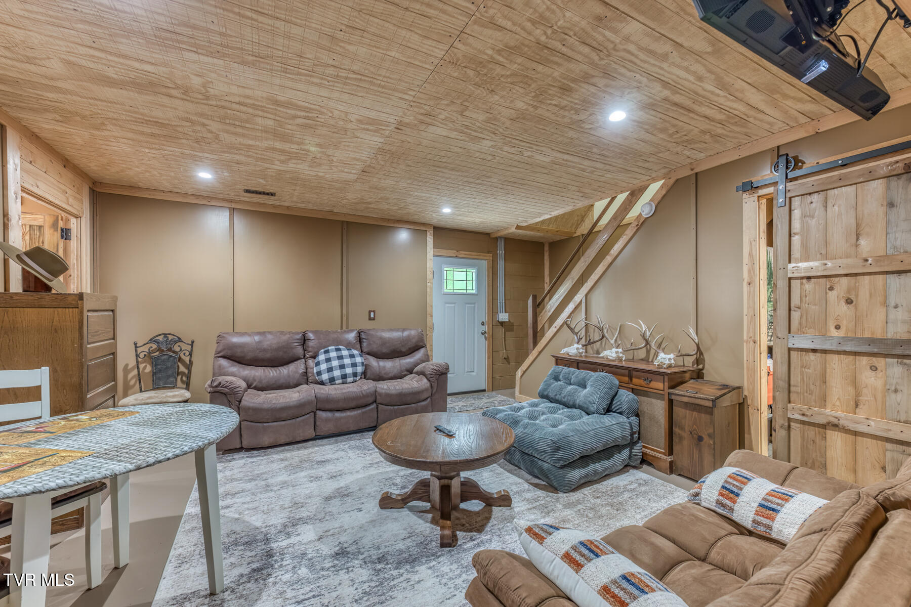 130 Timber Lane Hampton, TN 37658 - Photo 22 of 42 130 Timber Ln-29