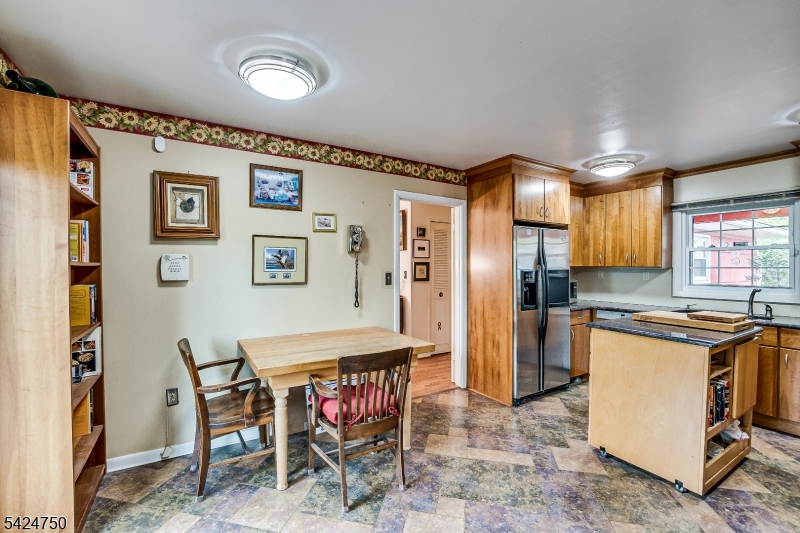 27 Landry Road Somerset, NJ 08873 - Photo 11 of 26