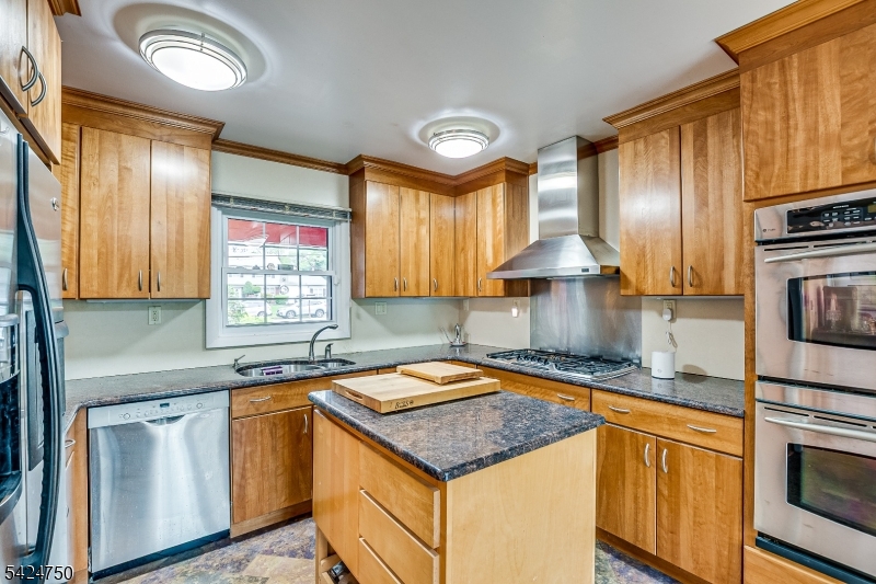 27 Landry Road Somerset, NJ 08873 - Photo 13 of 26