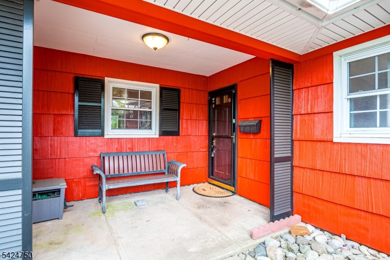 27 Landry Road Somerset, NJ 08873 - Photo 4 of 26