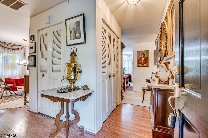 27 Landry Road Somerset, NJ 08873 - Photo 5 of 26