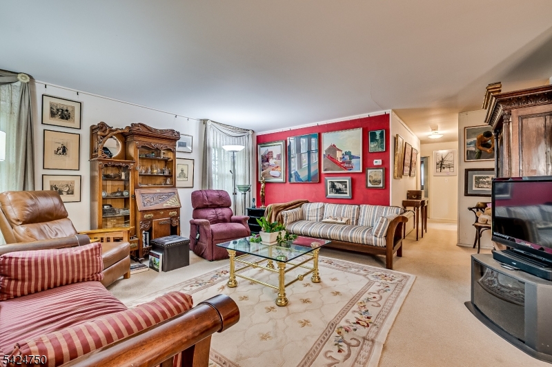 27 Landry Road Somerset, NJ 08873 - Photo 6 of 26