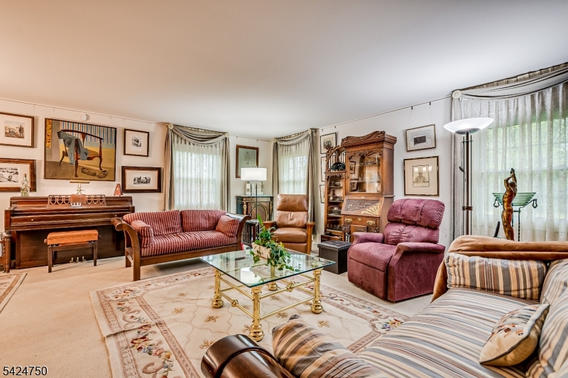 27 Landry Road Somerset, NJ 08873 - Photo 7 of 26