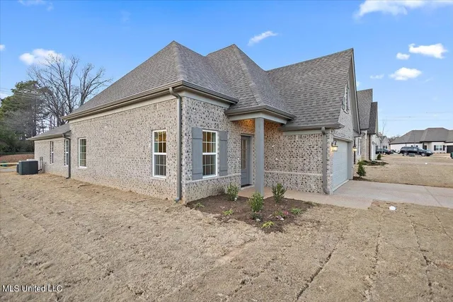 $318,900 | 13917 Wesley Banks Boulevard, Olive Branch, MS 38654